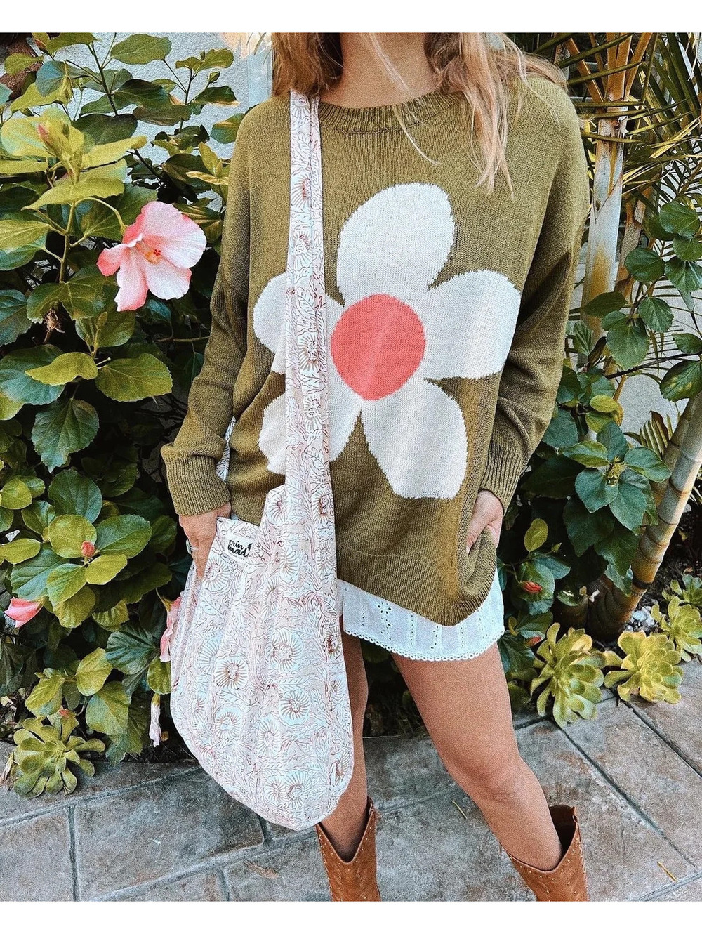 Erin Made Sweater One Size Olive Green Daisy Flower Knit Crewneck Pullover Boho